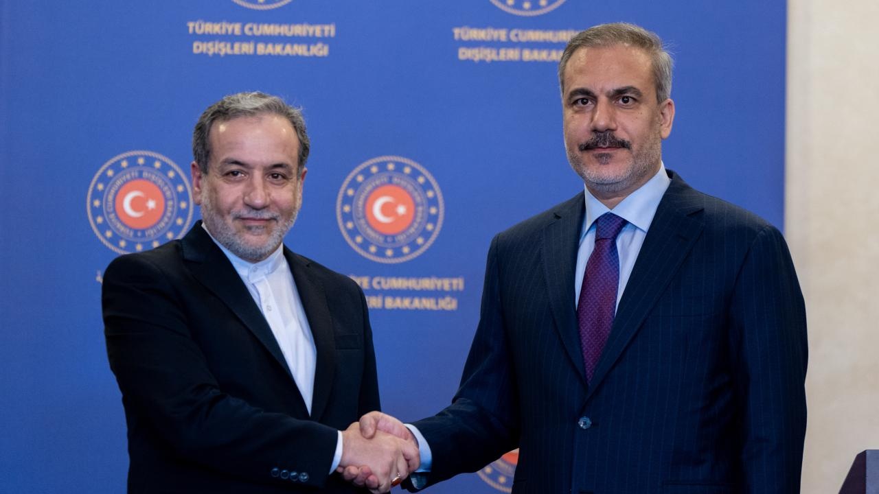 Bakan Fidan ile İranlı mevkidaşı Arakçi arasında kritik görüşme