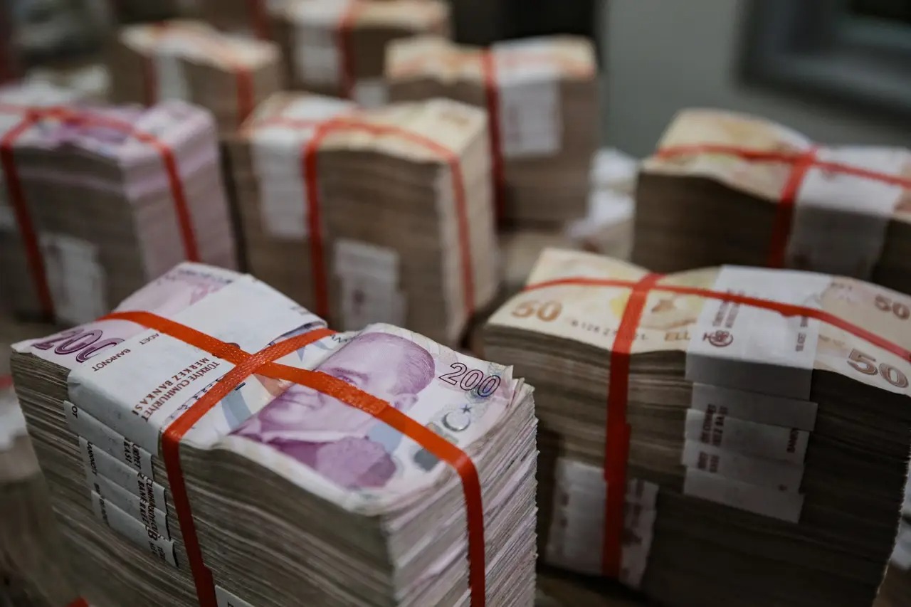 Hazine gelirleri ve giderleri belli oldu: Nakit dengesi eksiye geçti