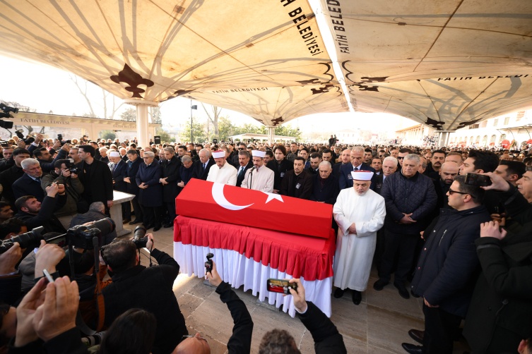 İlber Ortaylı Fatih Camii’nde ebedi yolculuğuna uğurlandı