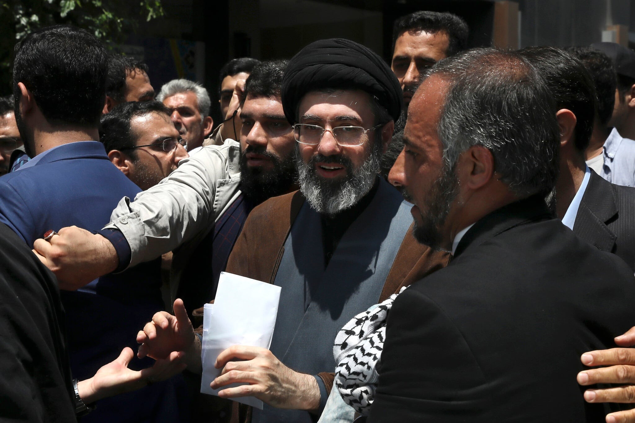 Hamaney’den misilleme mesajı: Laricani’nin kanı yerde kalmayacak