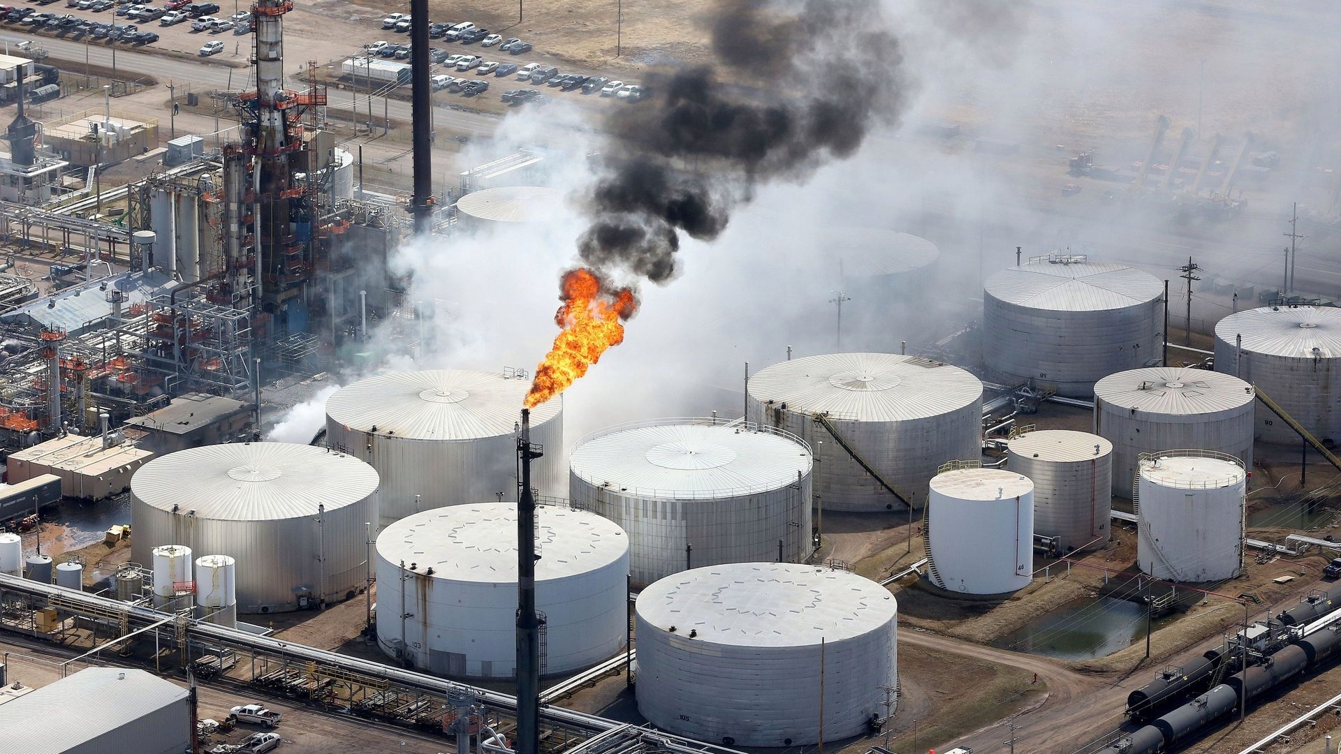 EIA petrol fiyat tahminlerini güncelledi: WTI ve Brent için yeni rakamlar