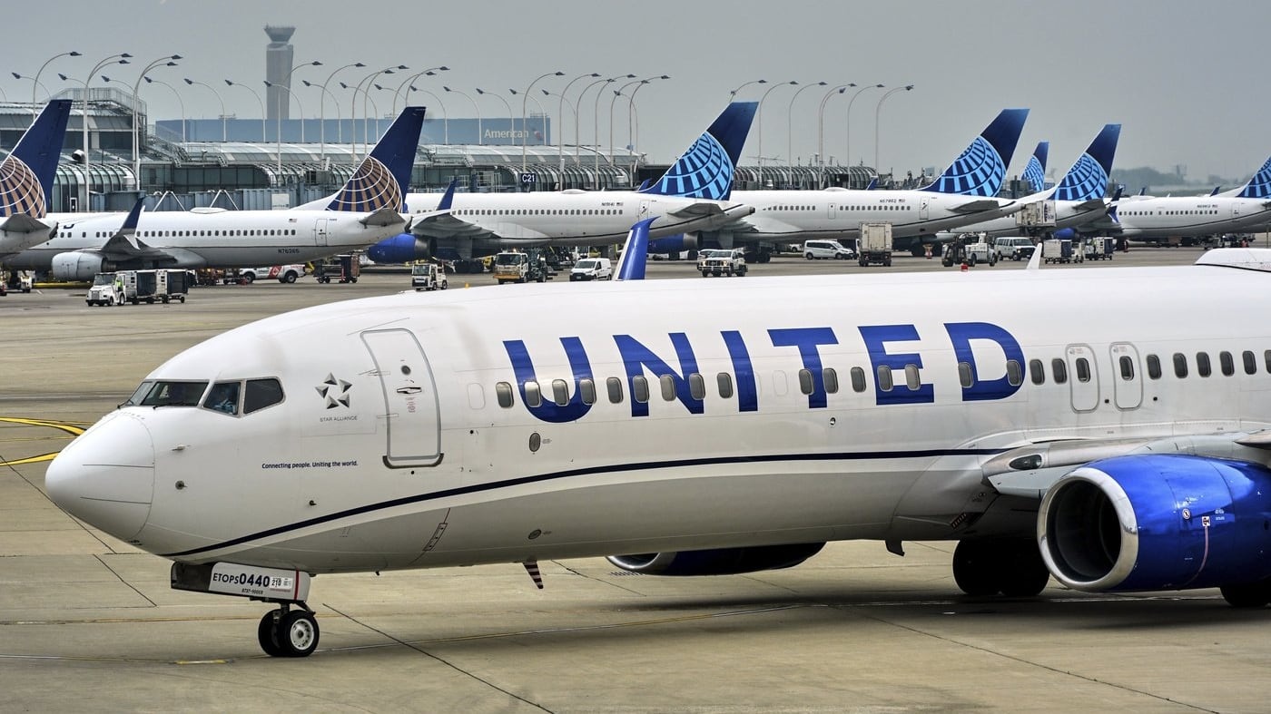 Petrol yükseldi, uçuşlar tehlikede: United Airlines'den kritik uyarı