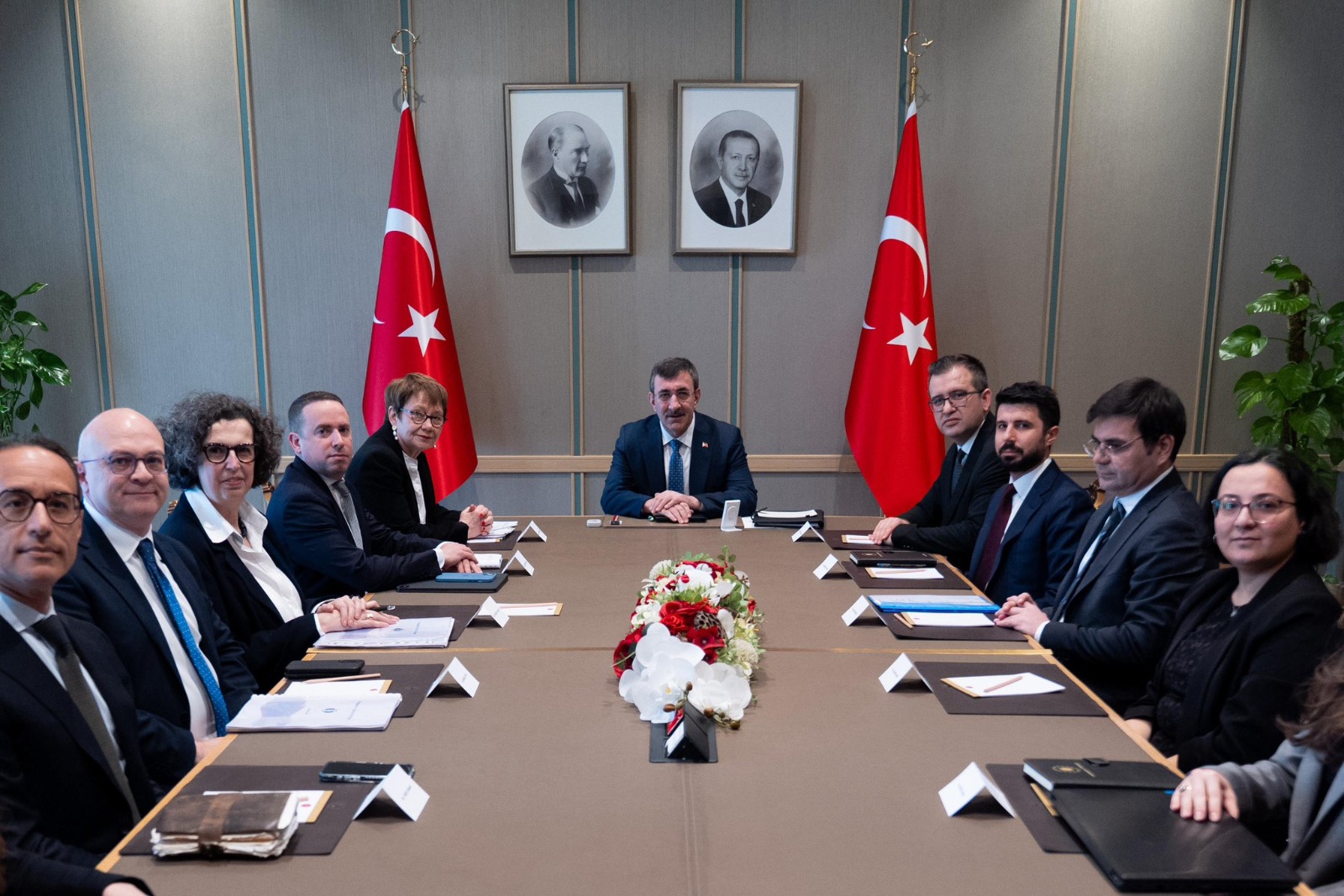 Cumhurbaşkanı Yardımcısı Yılmaz, EBRD Başkanı Basso ile görüştü