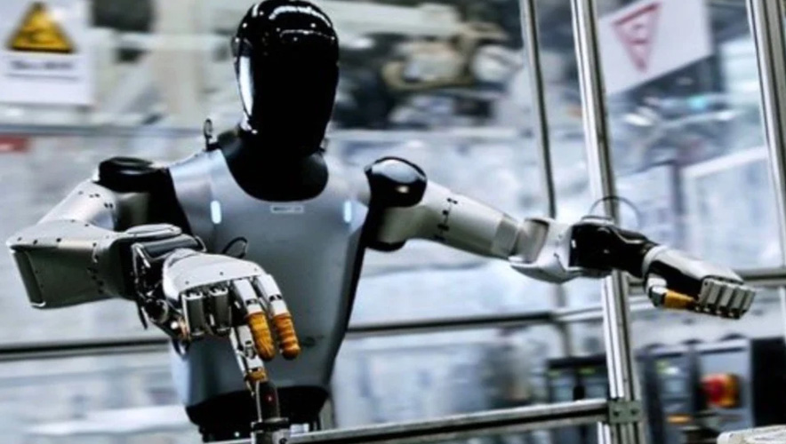Xiaomi insansı robotları elektrikli araç fabrikasında test etmeye başladı