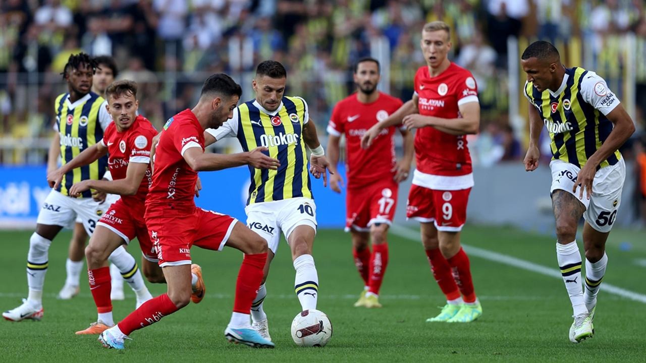 Zirve yarışında ağır kayıp: Fenerbahçe 1 puana razı oldu