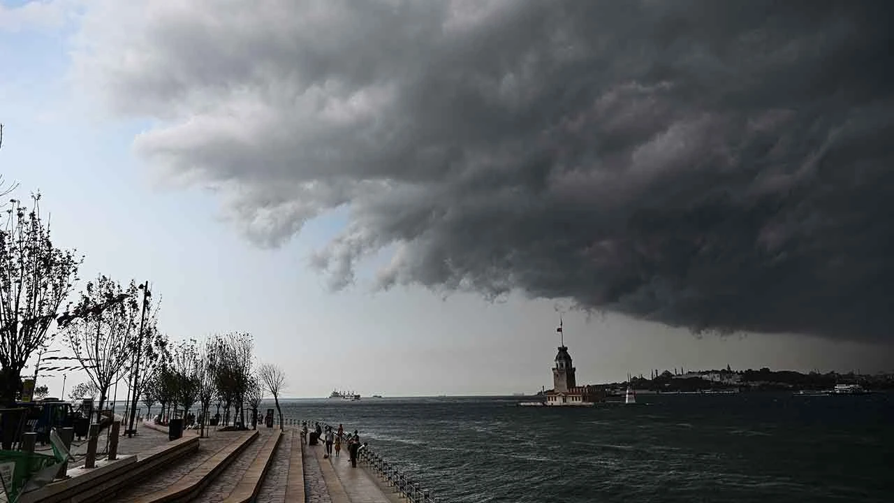 İstanbul Valiliği’nden yağış uyarısı: Sağanaklar hafta boyunca sürecek