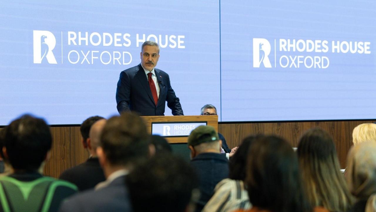 Hakan Fidan’dan Oxford’da konuştu: Leyen'in açıklamaları talihsizdi, düzelttik