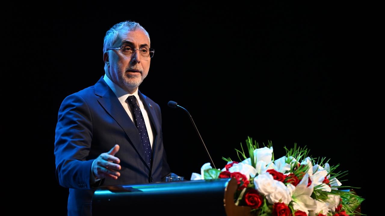 Vedat Işıkhan açıkladı: 3 yılda 3 milyon genç üretime kazandırılacak
