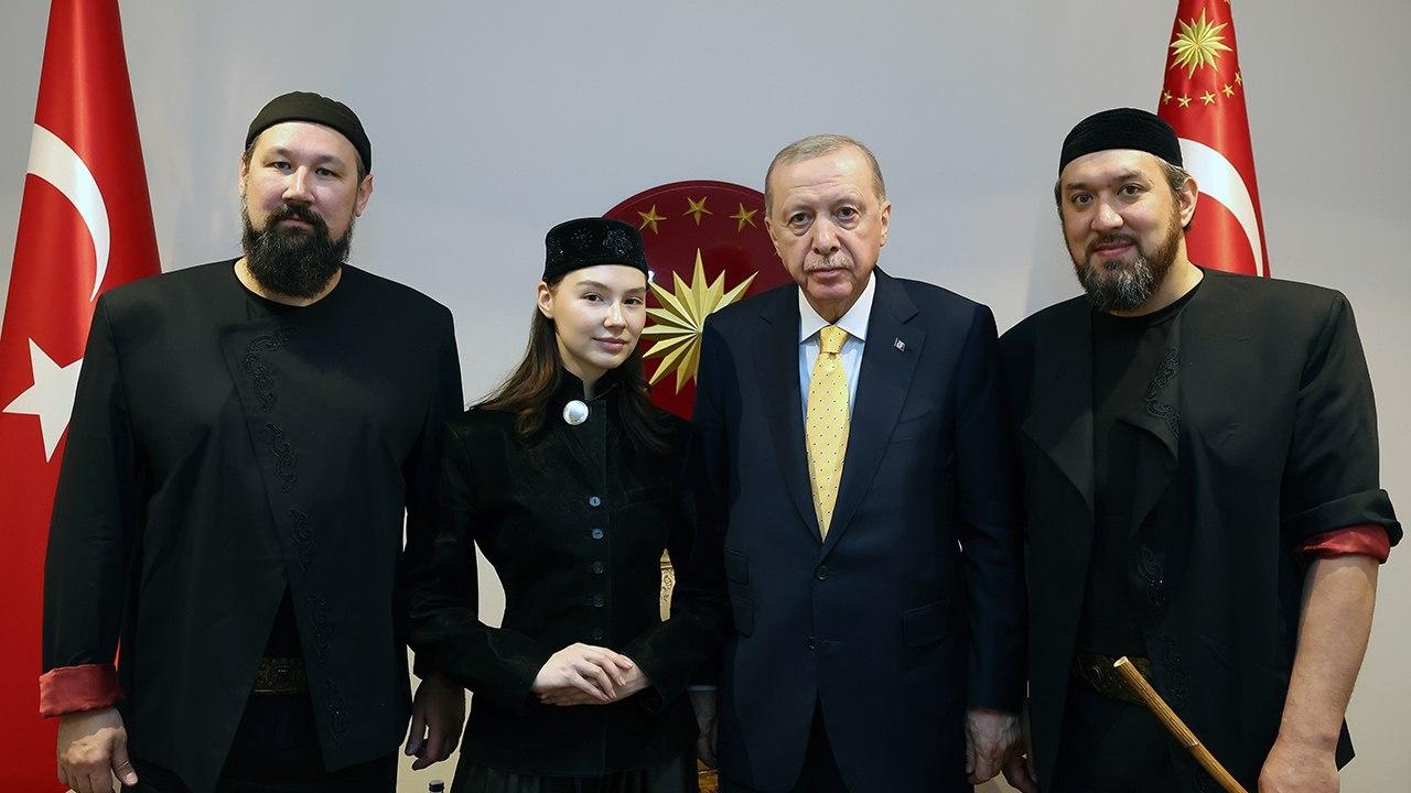 Cumhurbaşkanı Erdoğan “Ay Yola” grubunu kabul etti