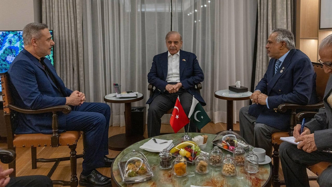 Hakan Fidan, Pakistan Başbakanı Şahbaz Şerif ile Antalya’da kritik görüşme