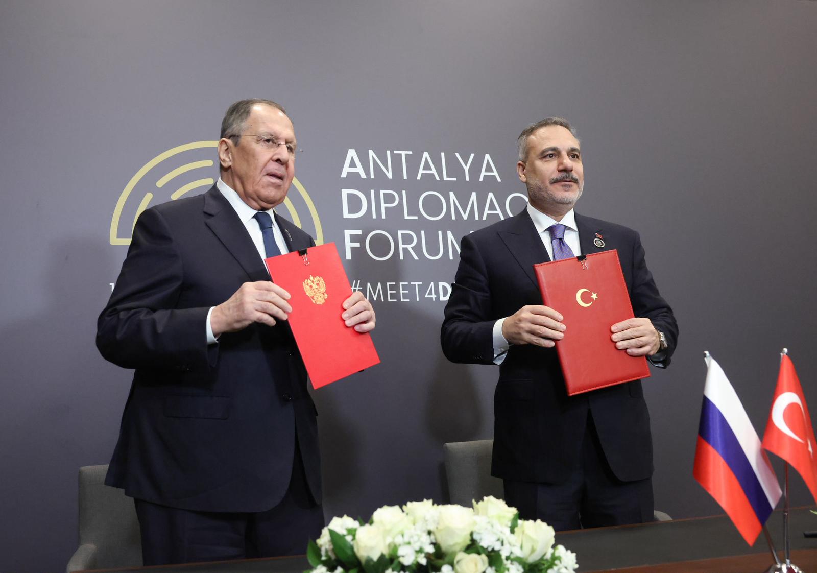 Hakan Fidan ve Sergey Lavrov Antalya’da görüştü