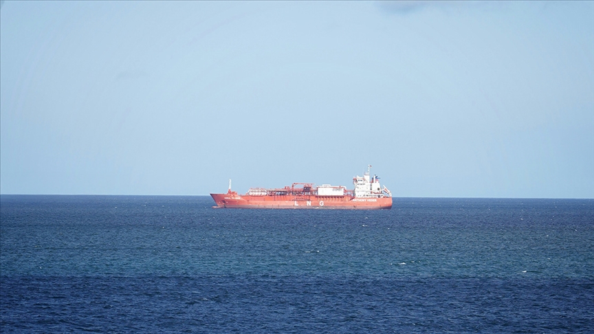 Ablukaya rağmen Hürmüz’den bir tanker daha geçti