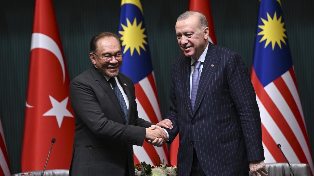 Malezya Başbakanı Enver İbrahim Türkiye'ye övgü: “Bölgenin istikrar gücü”