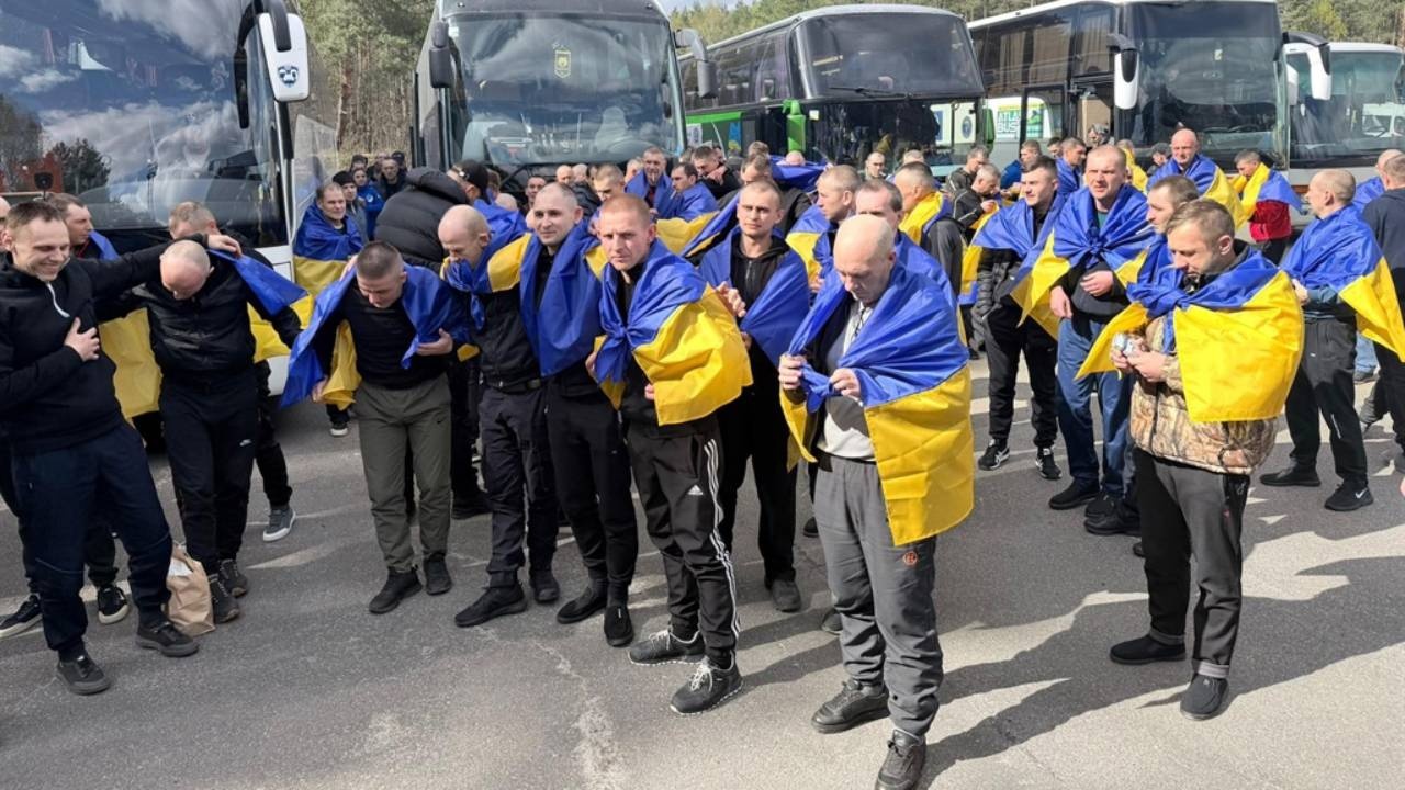 Rusya ve Ukrayna arasında yeni esir takası: 193’er asker serbest bırakıldı