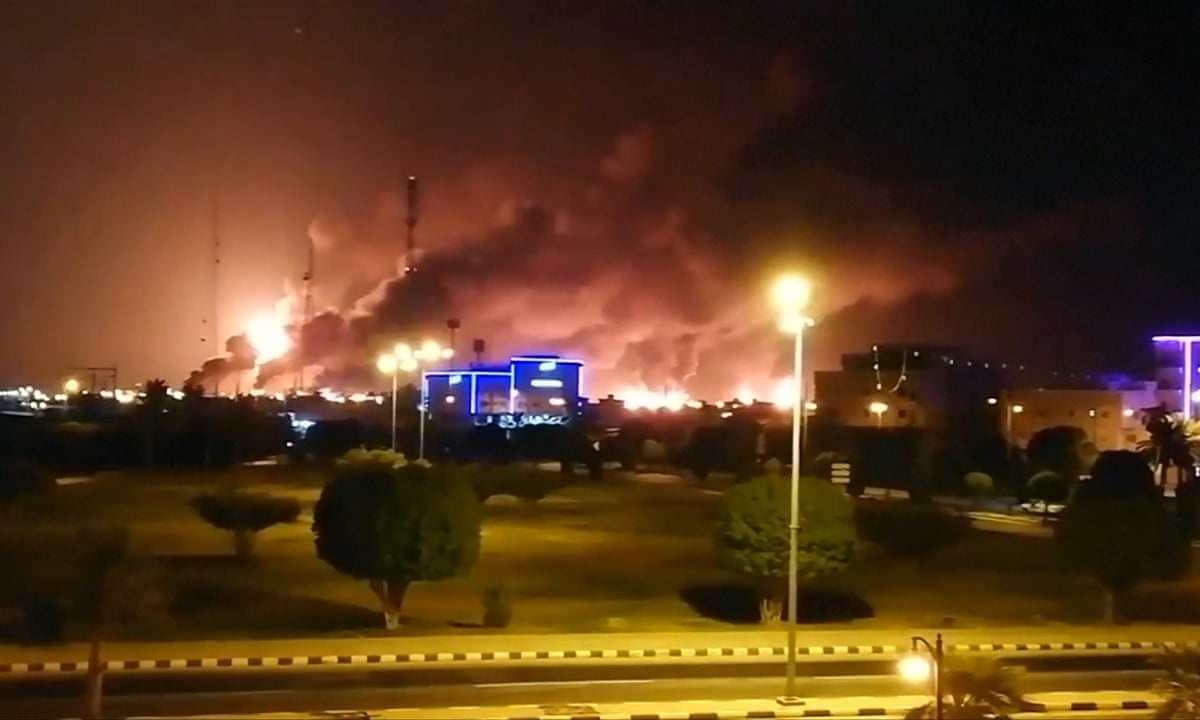 Suudi Arabistan’da enerji tesislerine saldırı: Günlük 700 bin varil petrol kaybı