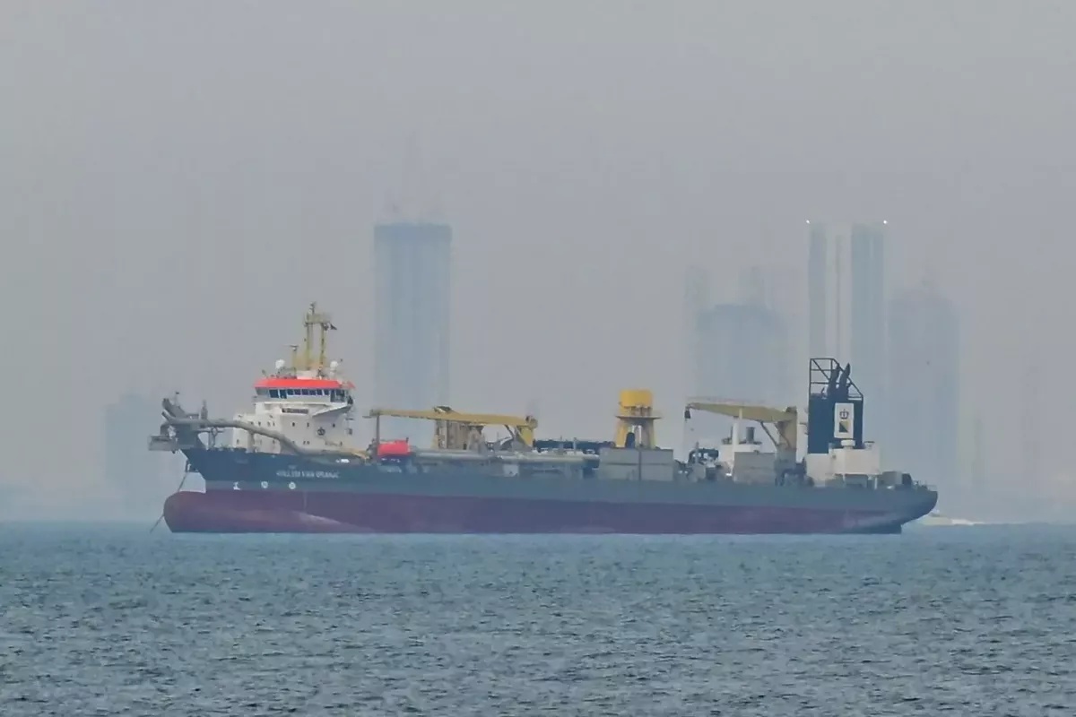 Hürmüz Boğazı’nda yeni hareketlilik: Petrol gemileri tek tek geçiyor