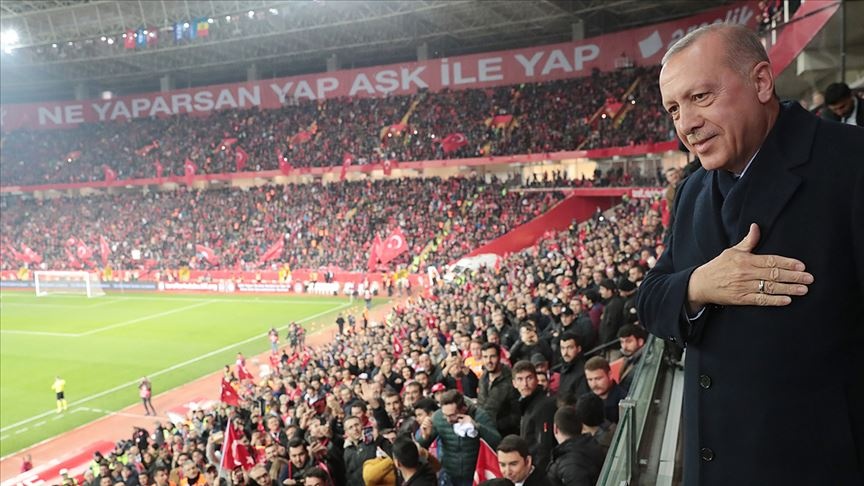 Erdoğan’dan ay-yıldızlılara övgü: “Milletimizin göğsünü kabarttınız”