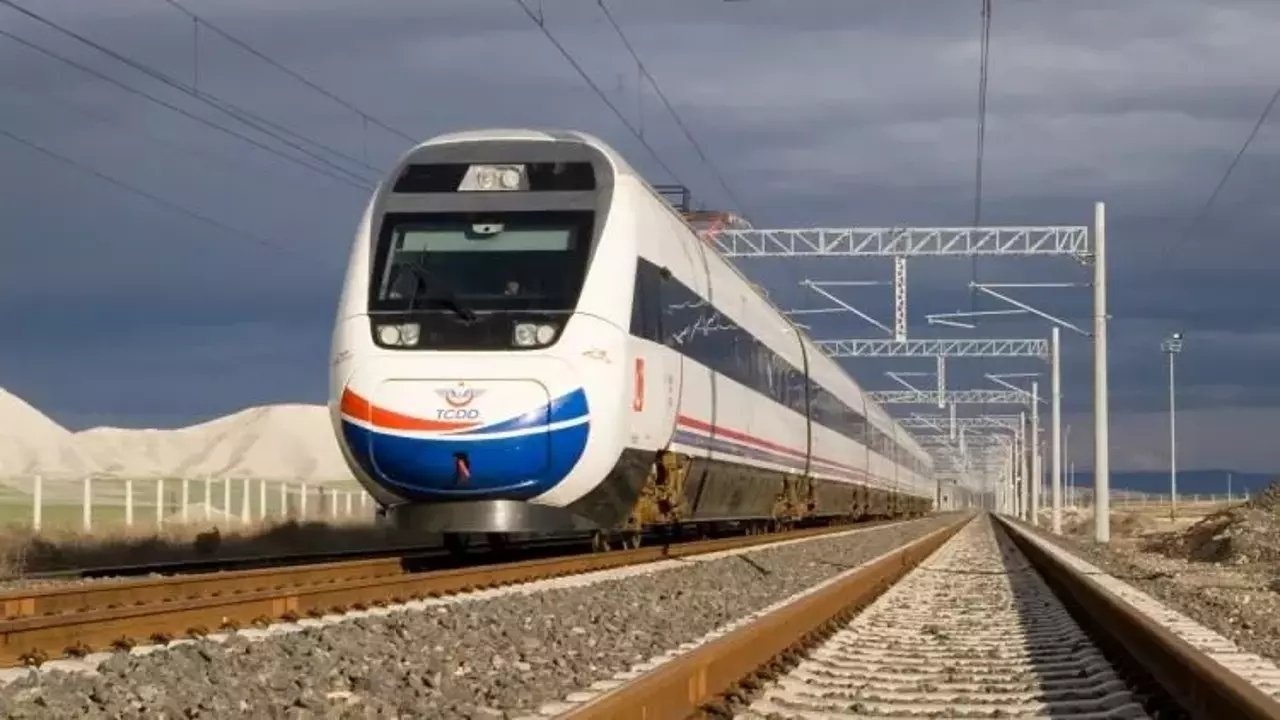 TCDD’den kritik uyarı: Tren hatlarında ilaçlama başlıyor