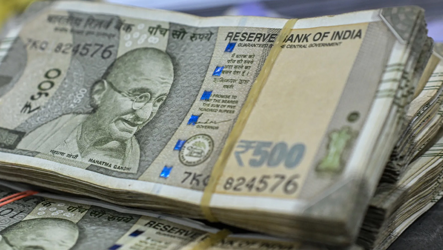 Hindistan bankaları diasporadan 52,3 milyar dolar mevduat topladı