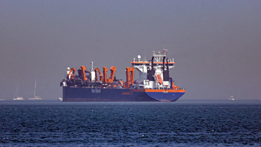 Maersk'ten Hürmüz Boğazı açıklaması: İki gemi güvenli geçiş yaptı