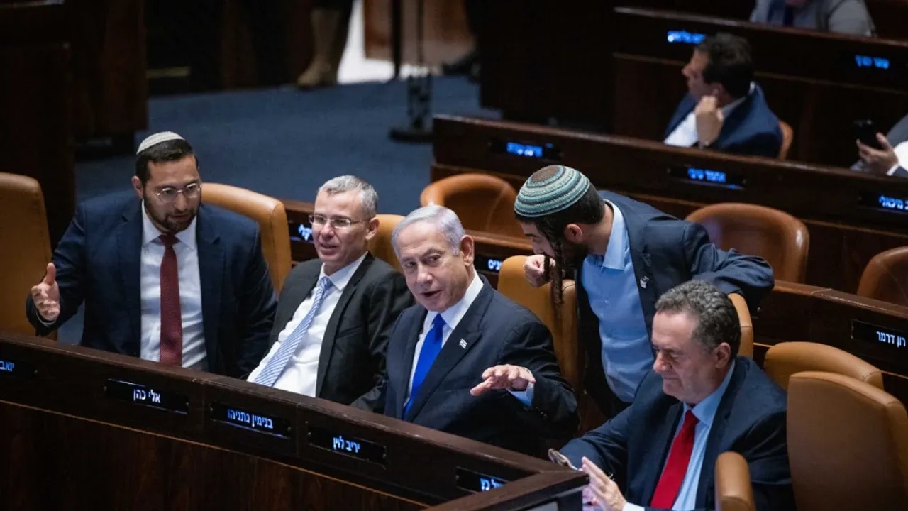 Netanyahu yönetimi İsrail’i erken seçime götürüyor: Meclis’in feshi için tasarı sunuldu