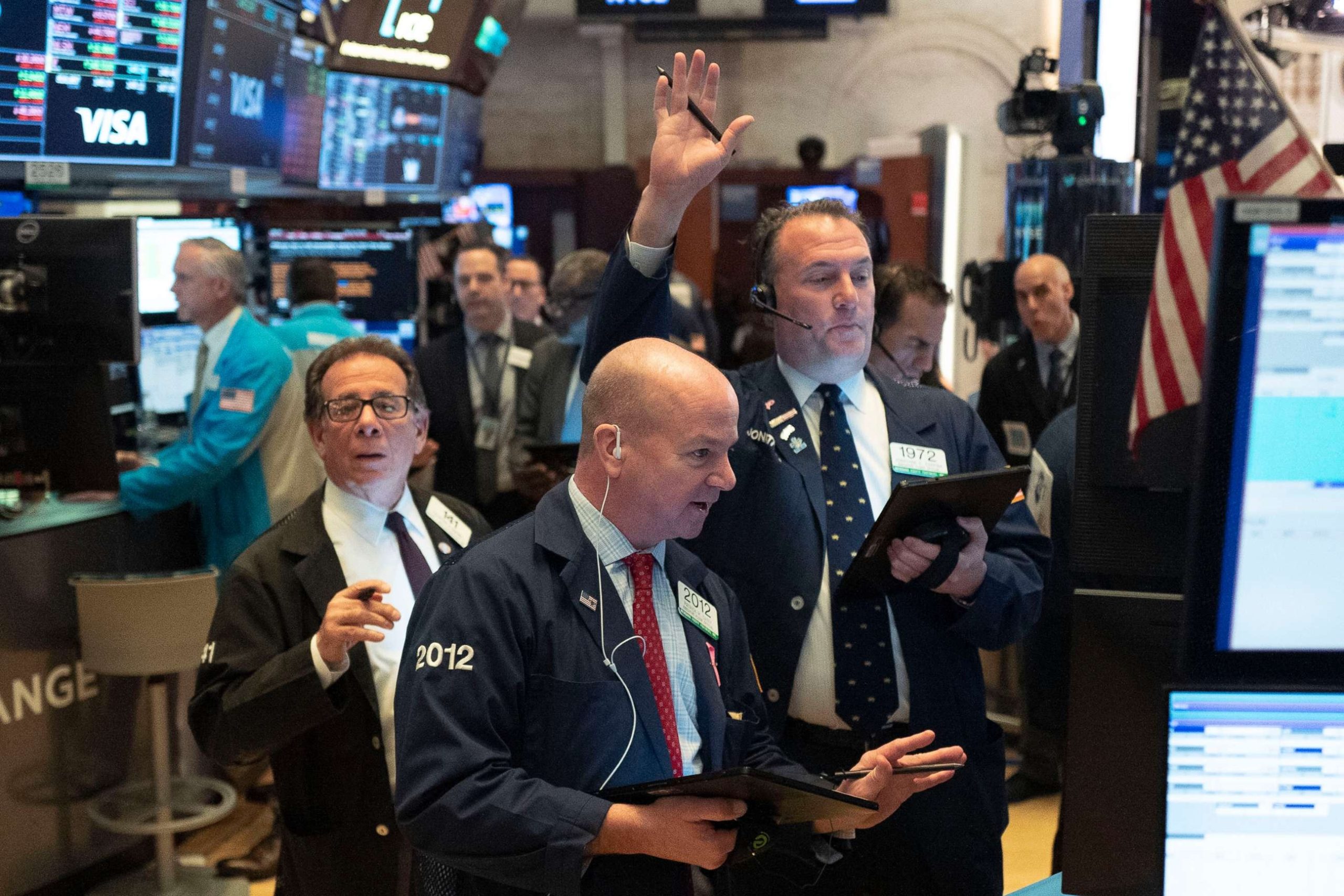 New York borsası güne karışık başladı: Nasdaq yükseldi, Dow yatay kaldı