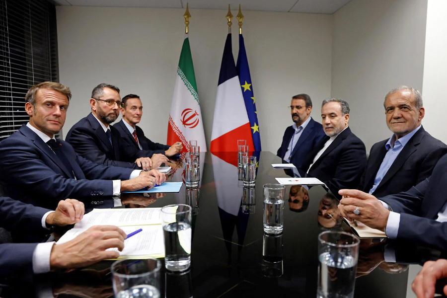 Fransa Cumhurbaşkanı Macron, İran Cumhurbaşkanı Pezeşkiyan ile görüştü