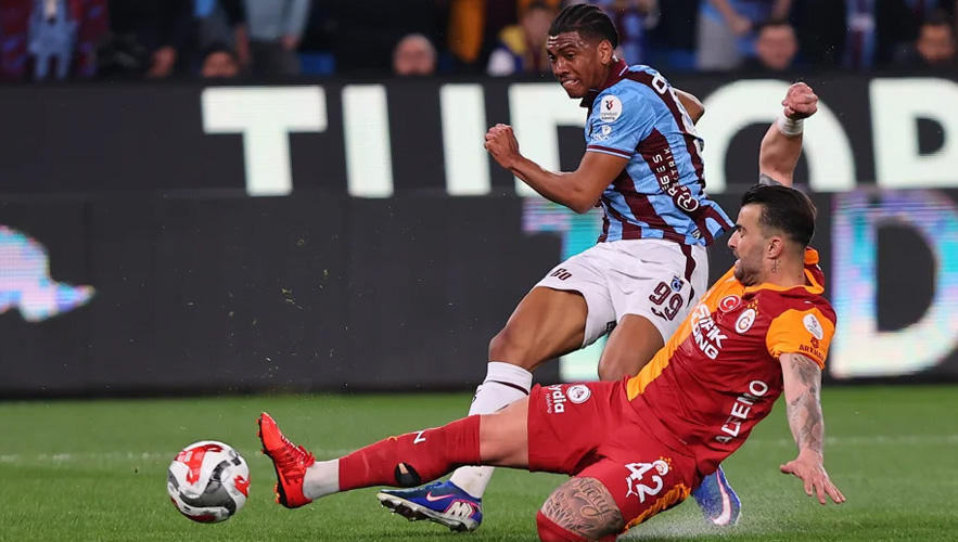 Galatasaray derbide kaybetti! Zirve yarışında dengeler değişti:  İşte güncel puan durumu