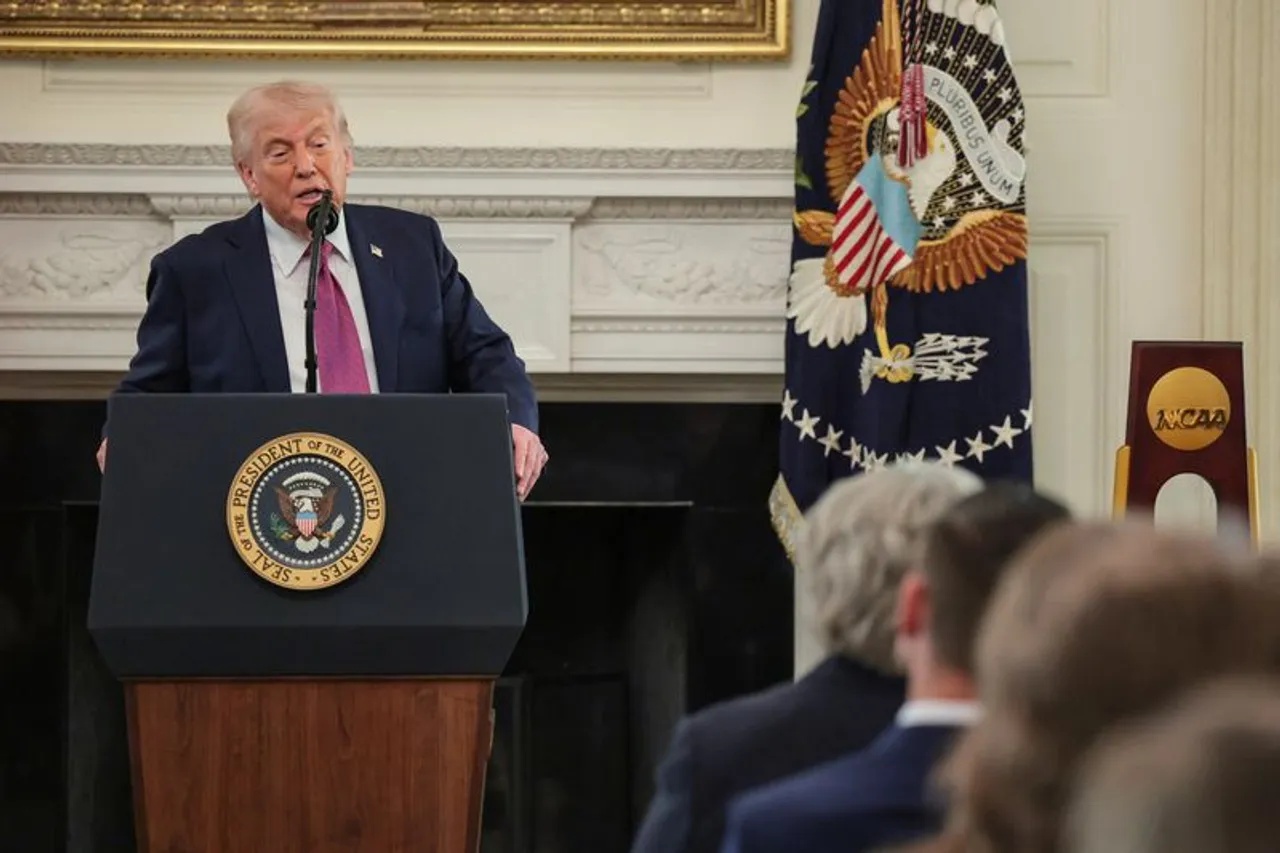 Trump İran'ı hedef aldı: Askerlere maaş ödeyemiyorlar