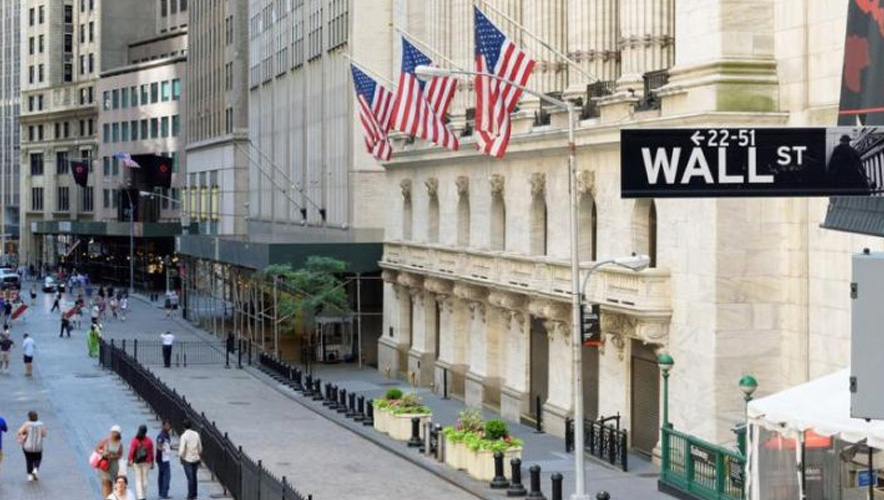 Wall Street bankaları rekor karlar elde ederken 5.000 kişiyi işten çıkardı