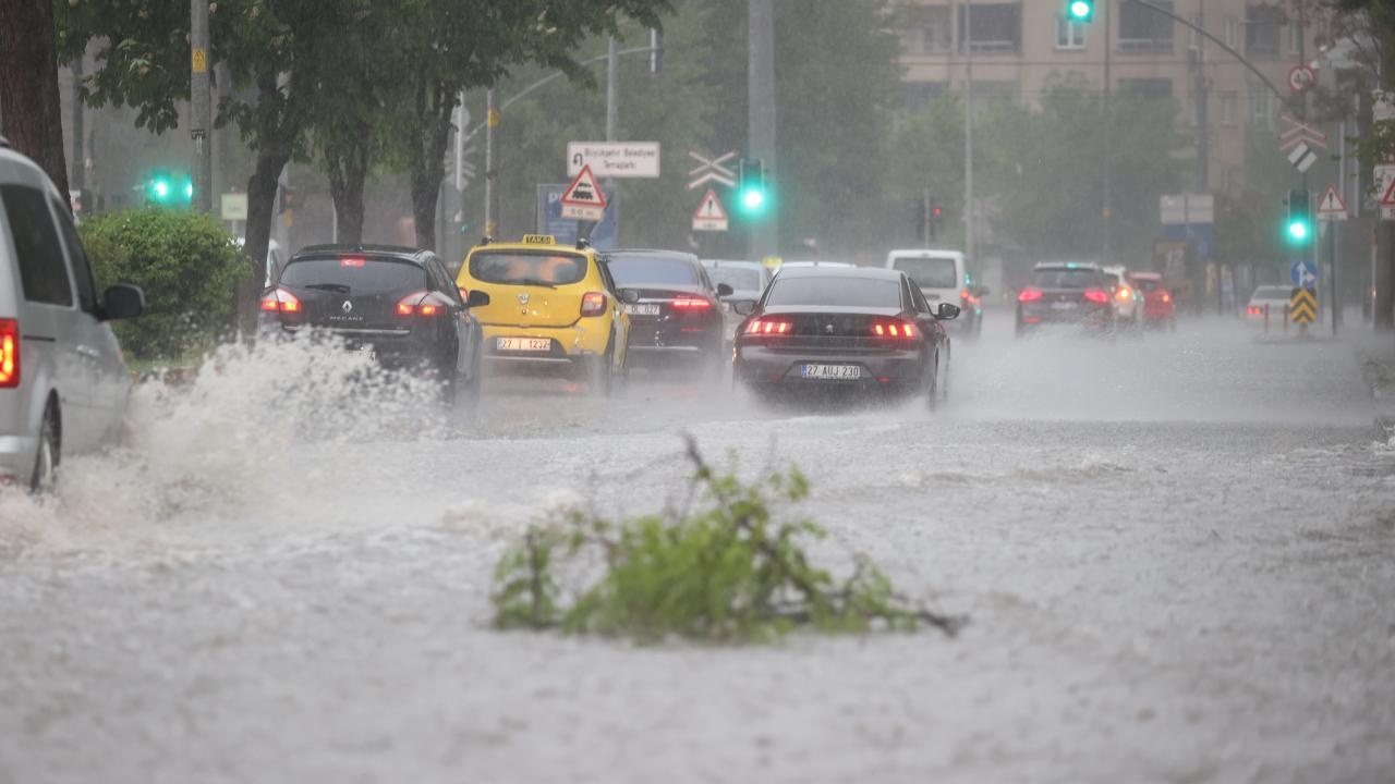 4 ilçede 39 okulda okulda eğitime 1 gün ara verildi: Valilikten açıklama