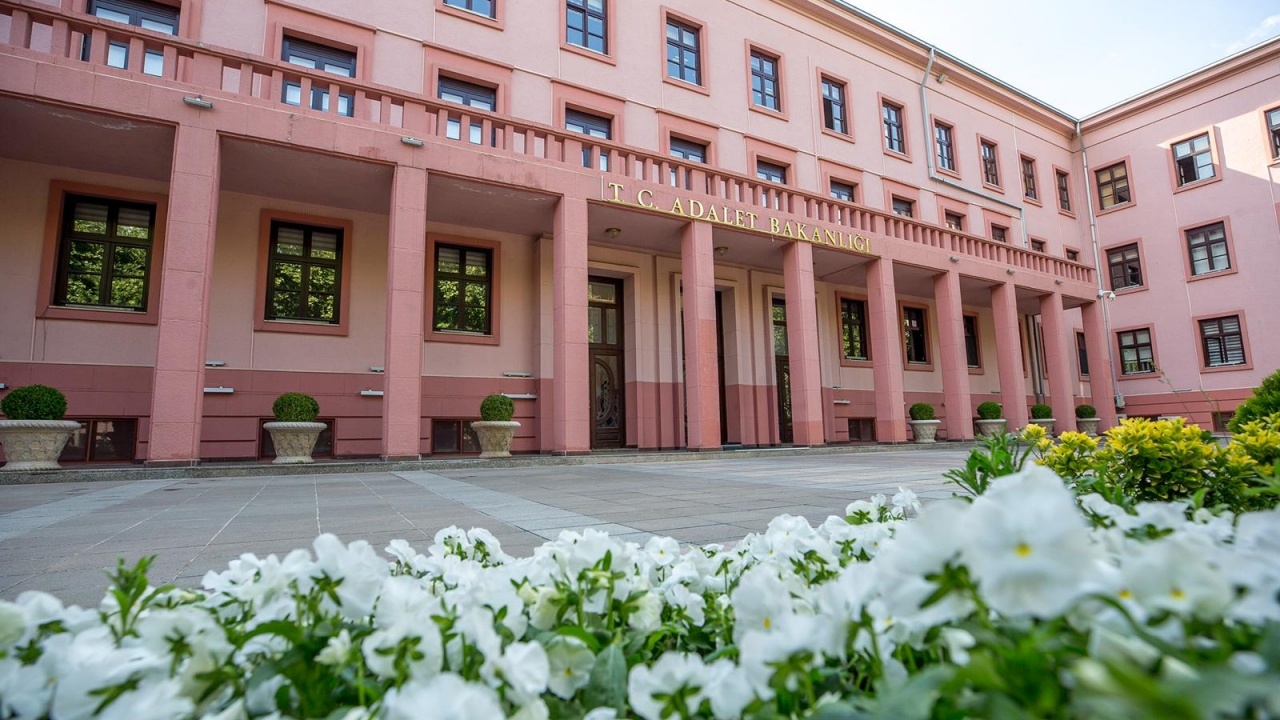 Adalet Bakanlığı’nda Tahkim Daire Başkanlığı kuruldu: Ticari uyuşmazlıklarda yeni çözüm dönemi