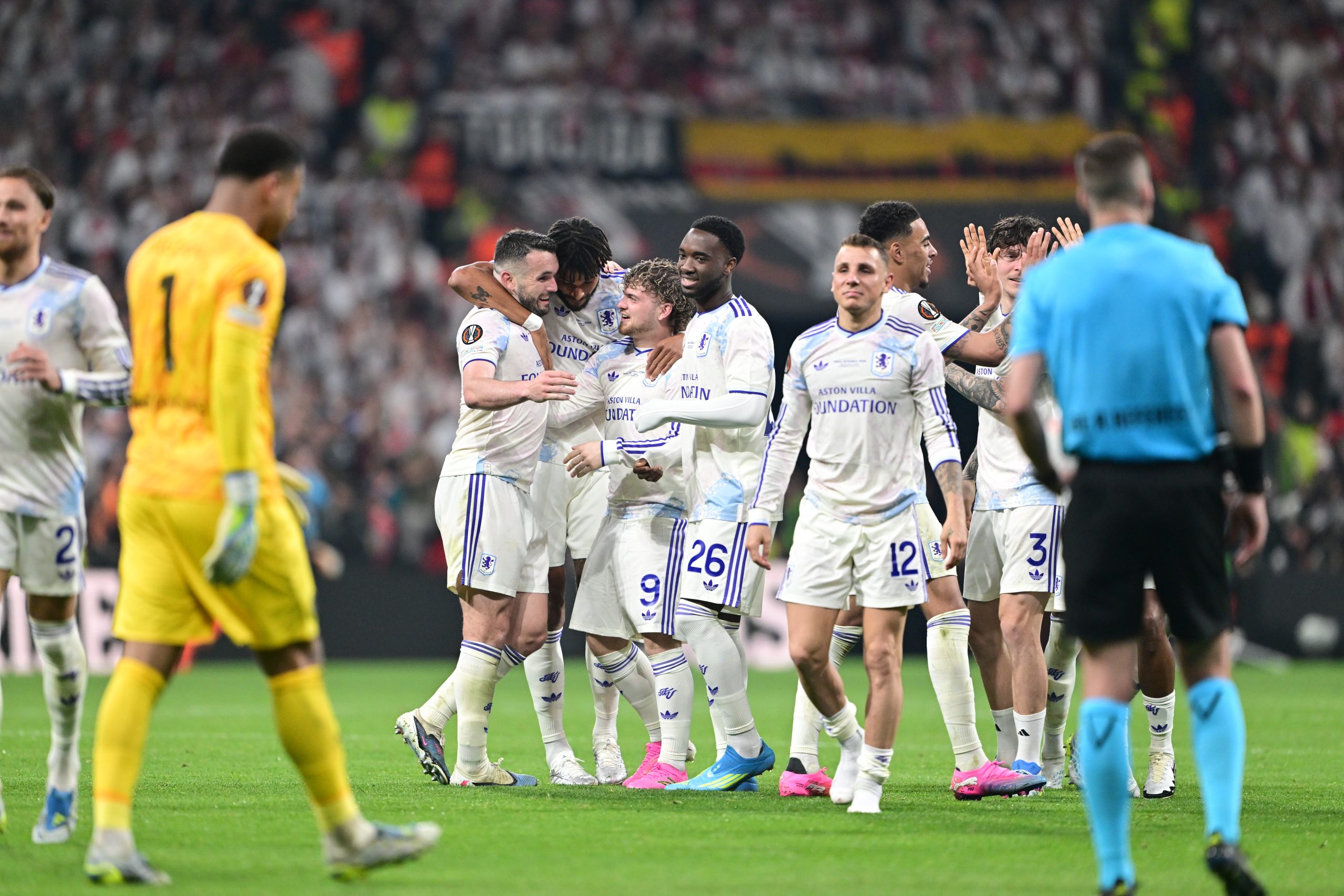 Aston Villa 30 yıllık hasreti İstanbul’da bitirdi: Avrupa Ligi kupası İngiltere’ye gitti