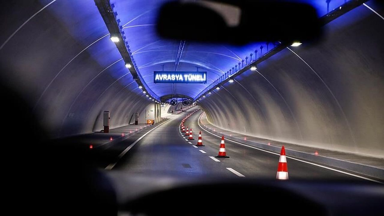 Kaza sonrası araç geçişleri kapatılan Avrasya Tüneli yeniden açıldı