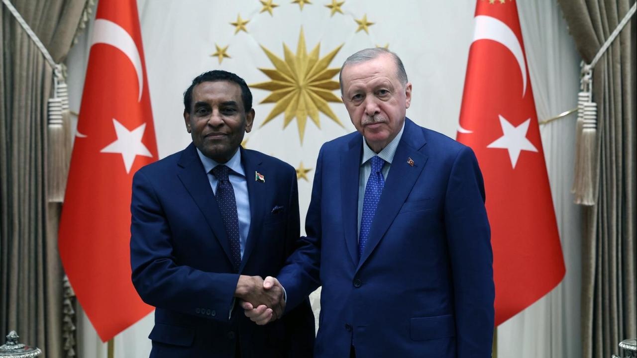 Cumhurbaşkanı Erdoğan, Sudan Başbakanı Kamil İdris’i kabul etti