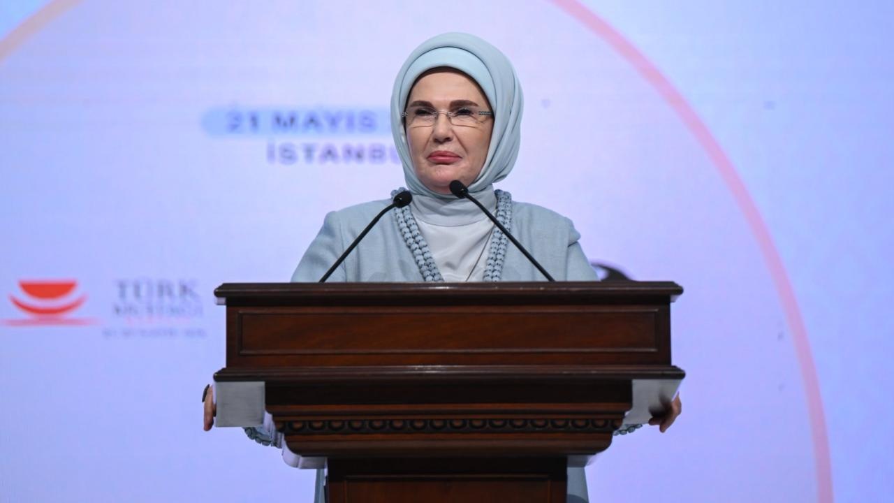 Emine Erdoğan'dan YKS öncesi öğrencilere başarı mesajı