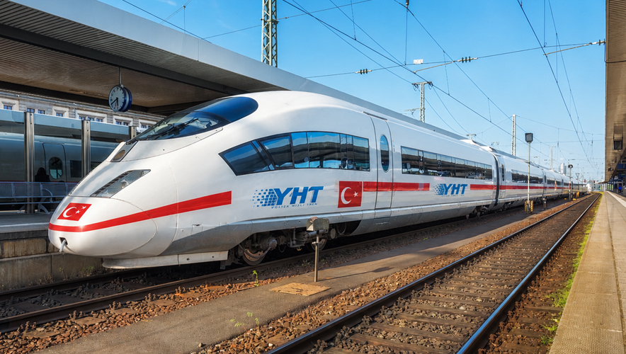 Türkiye’nin ilk yerli hızlı treni 240 kilometre hıza ulaştı