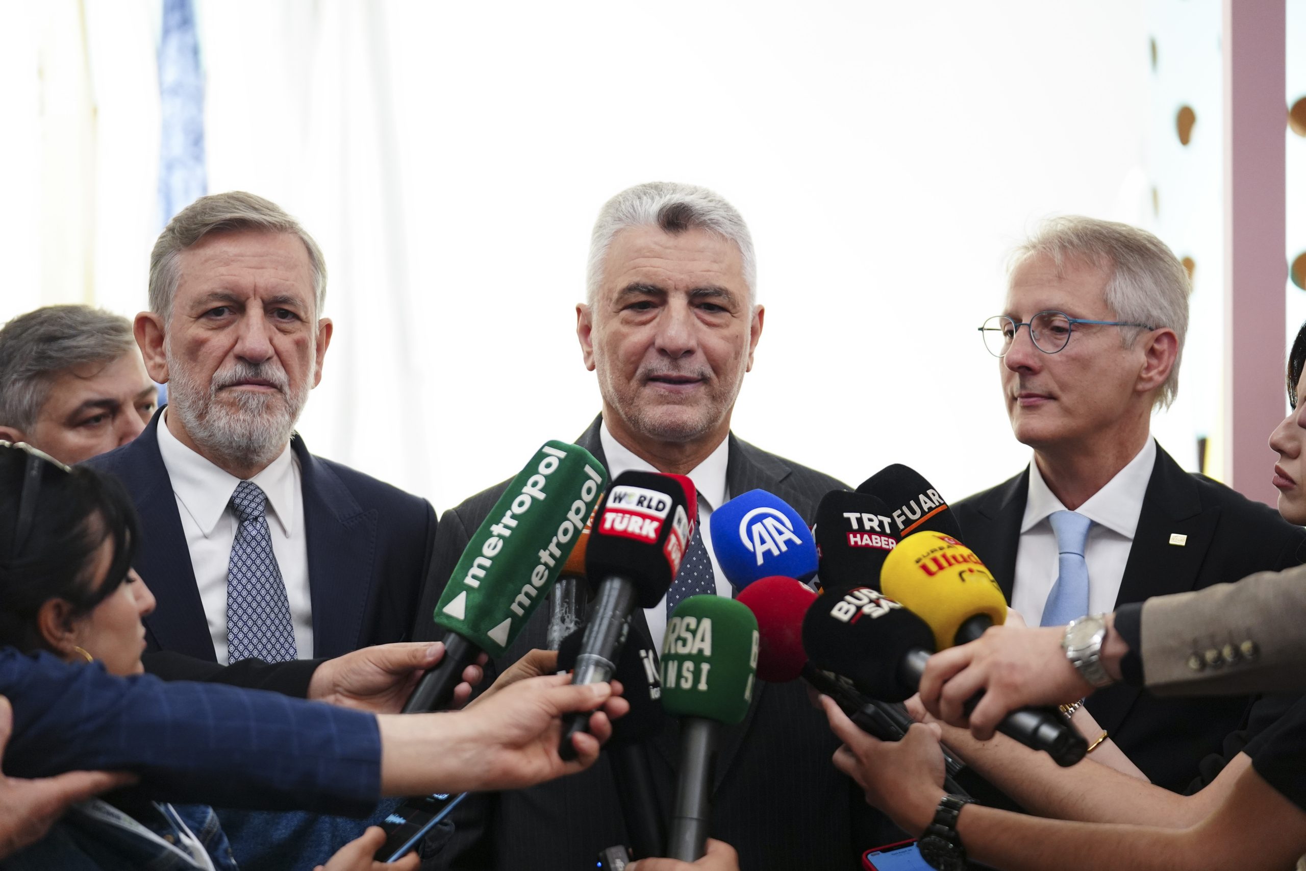 Bakan Bolat, İspanya Büyükelçisi Sancho ile görüştü
