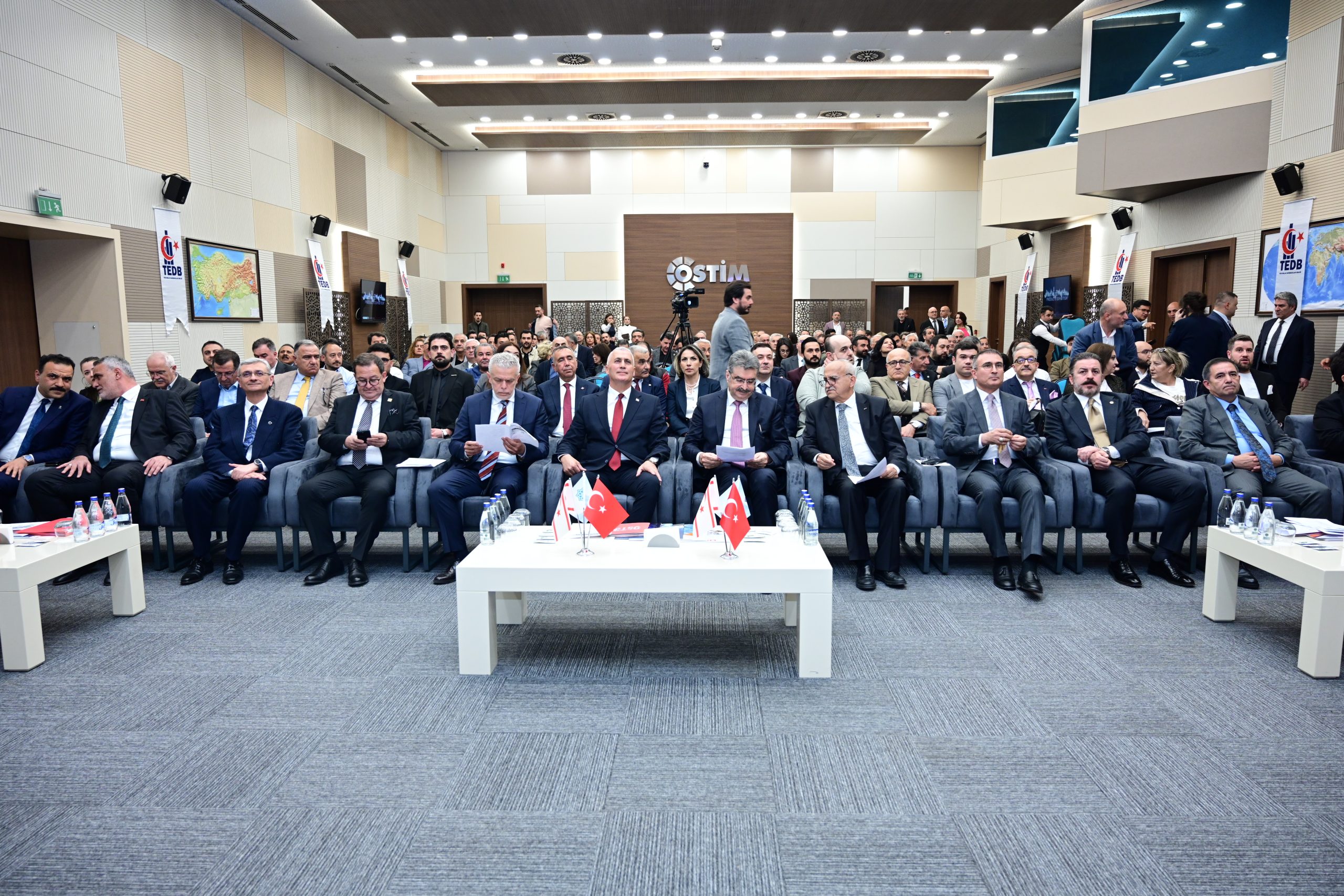 Türkiye ve KKTC ekonomi zirvesinde bir araya geldi