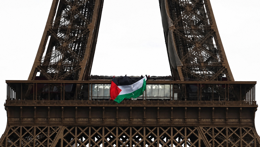 Paris’te Eyfel Kulesi’nde Filistin bayrağı açan 6 kişi gözaltına alındı