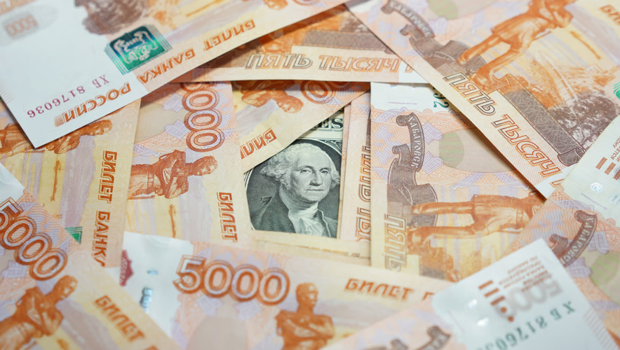 Rus rublesi dolar karşısında son iki yılın zirvesine çıktı