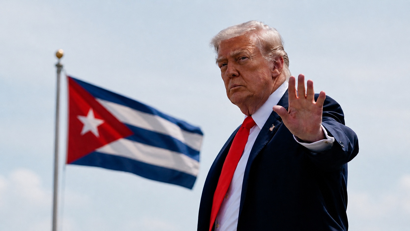 Trump yönetimi Küba’ya askeri müdahaleyi değerlendiriyor
