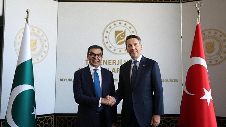 Bakan Bayraktar Pakistan ile enerji yatırımlarını görüştü