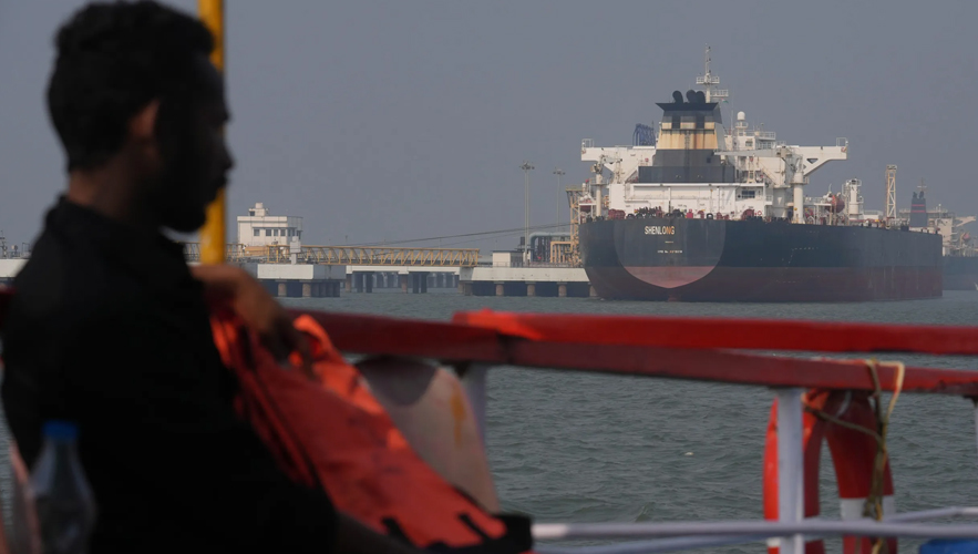 Aramco'nun petrol sevkiyatı başladı, fiyatlar geriledi
