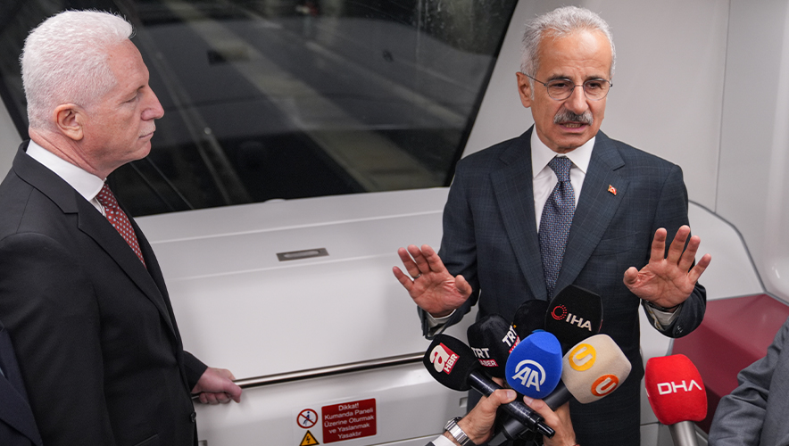 Yeni metro hattına ilk günde yoğun ilgi: 10 bin 21 yolcu taşındı