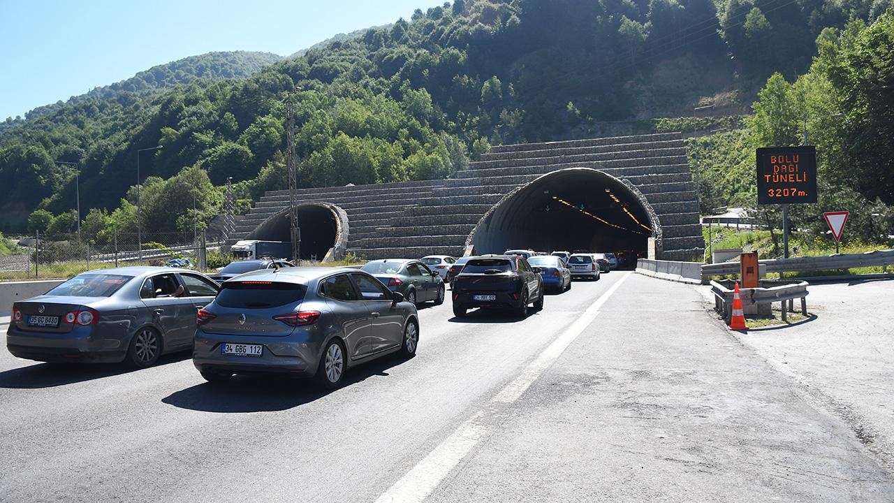 Kurban Bayramı trafiğinde Bolu Dağı Tüneli’nden 1 milyondan fazla araç geçti