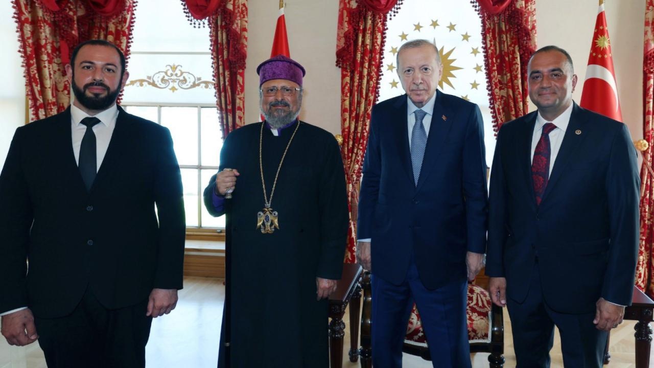 Cumhurbaşkanı Erdoğan, Türkiye Ermenileri Patriği Sahak Maşalyan'ı kabul etti