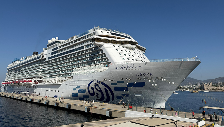 Aroya kruvaziyeri Bodrum'a 2 bin 671 turist getirdi