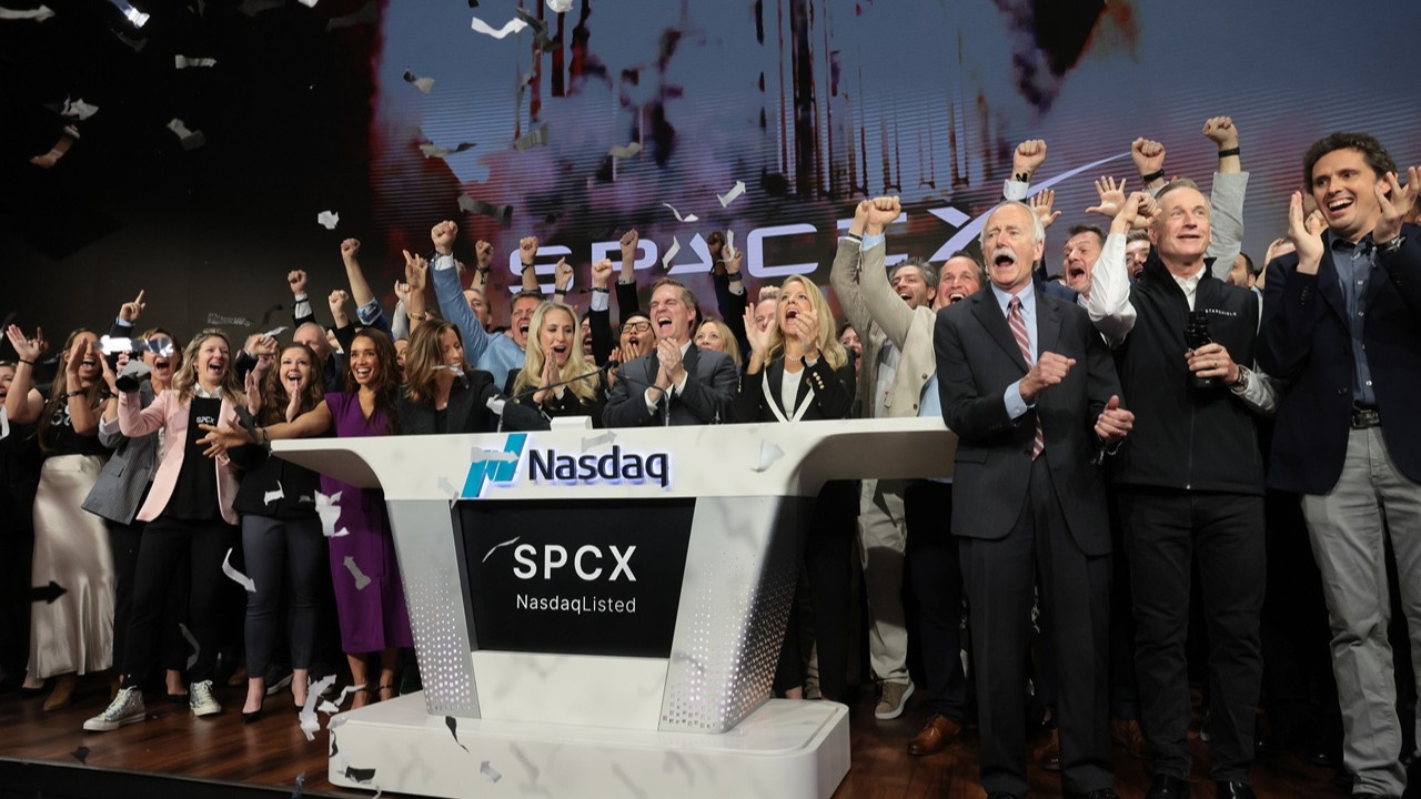 SpaceX, Amazon'u geride bırakarak küresel şirketler liginde ilk 5'e girdi