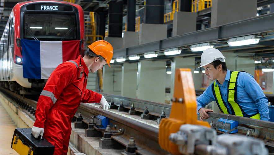 Fransa hizmet sektöründe daralma derinleşti: PMI 5,5 yılın en düşük seviyesinde
